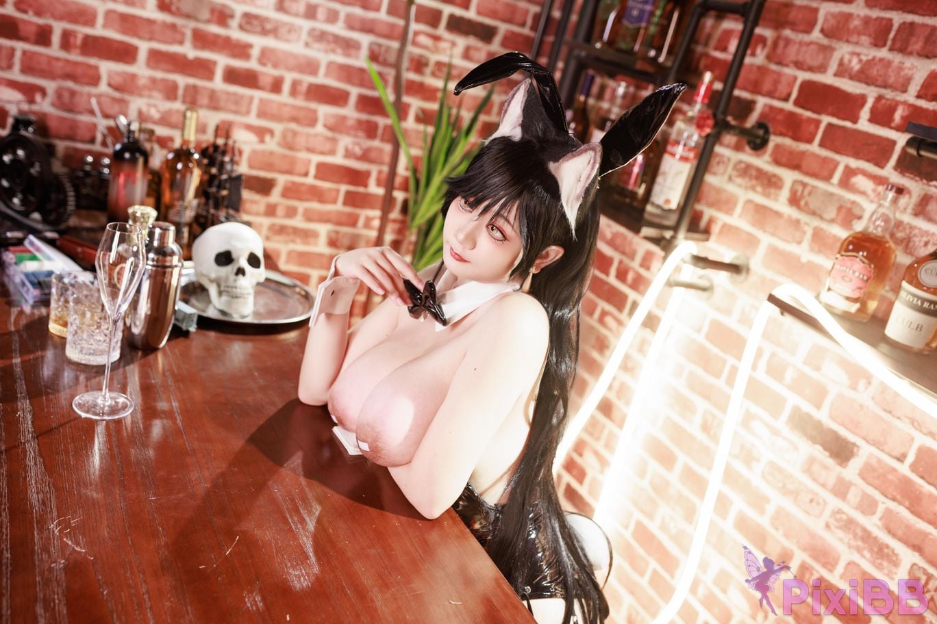 Cosplayer A Xuexue azur lane Atago bunny girl PixiBB.COM 026