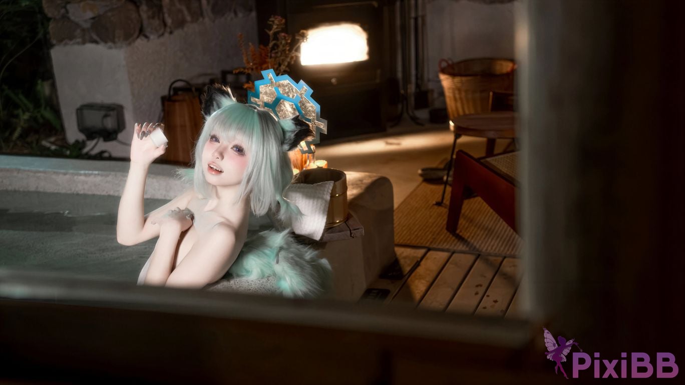 Cosplayer Zhiyue Etsu ko Blue Archive Shigure Hot Spring PixiBB.COM 022