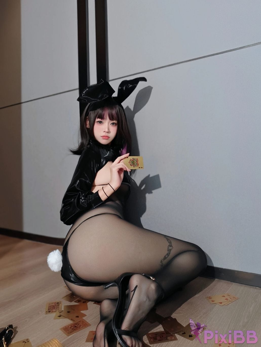 Cosplayer Mochi is delicious magician bunny girl PixiBB.COM 056