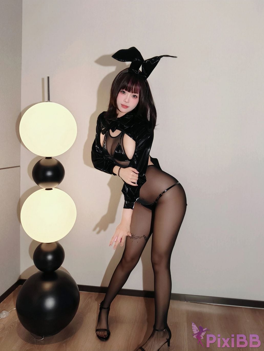 Cosplayer Mochi is delicious magician bunny girl PixiBB.COM 068