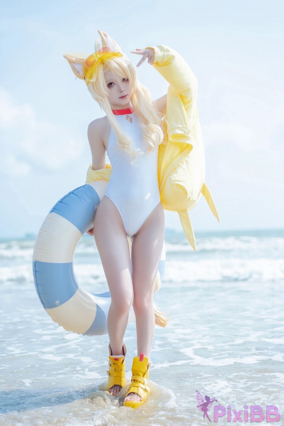 Cosplayer vector fish Blue Archive Lily Garden Shengya swimsuit PixiBB.COM 001