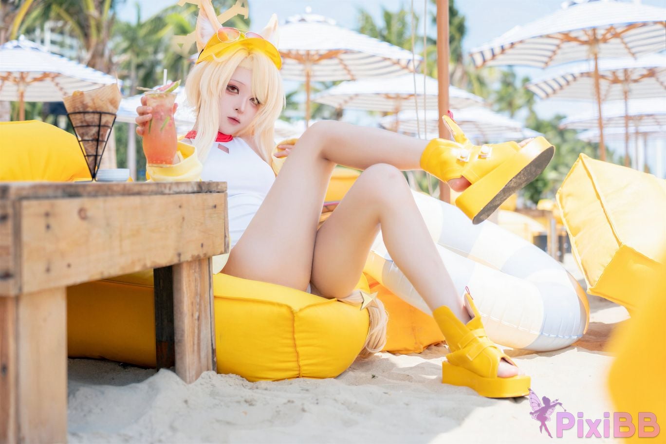 Cosplayer vector fish Blue Archive Lily Garden Shengya swimsuit PixiBB.COM 013