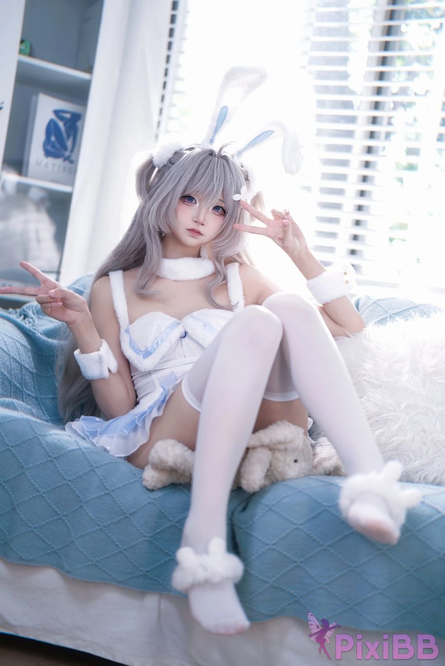 Cosplayer Five more ghosts azur lane sea breeze Pajama Bunny PixiBB.COM 005