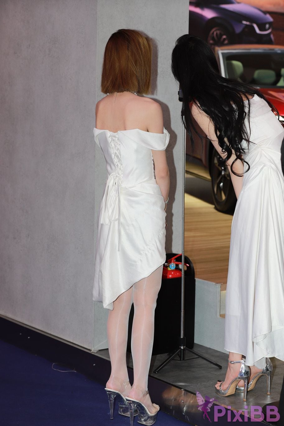 Featured Street Photography Works No.5789 Oil silk white skirt Yiyi sauce PixiBB.COM 103