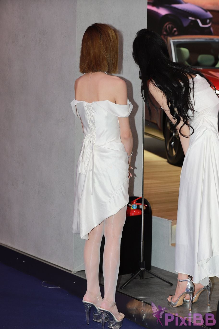 Featured Street Photography Works No.5789 Oil silk white skirt Yiyi sauce PixiBB.COM 104