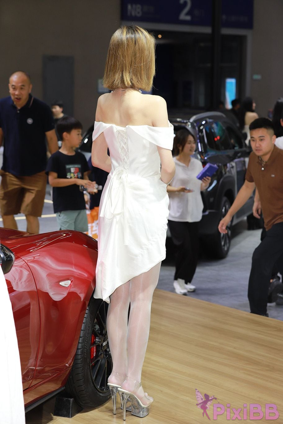 Featured Street Photography Works No.5789 Oil silk white skirt Yiyi sauce PixiBB.COM 172