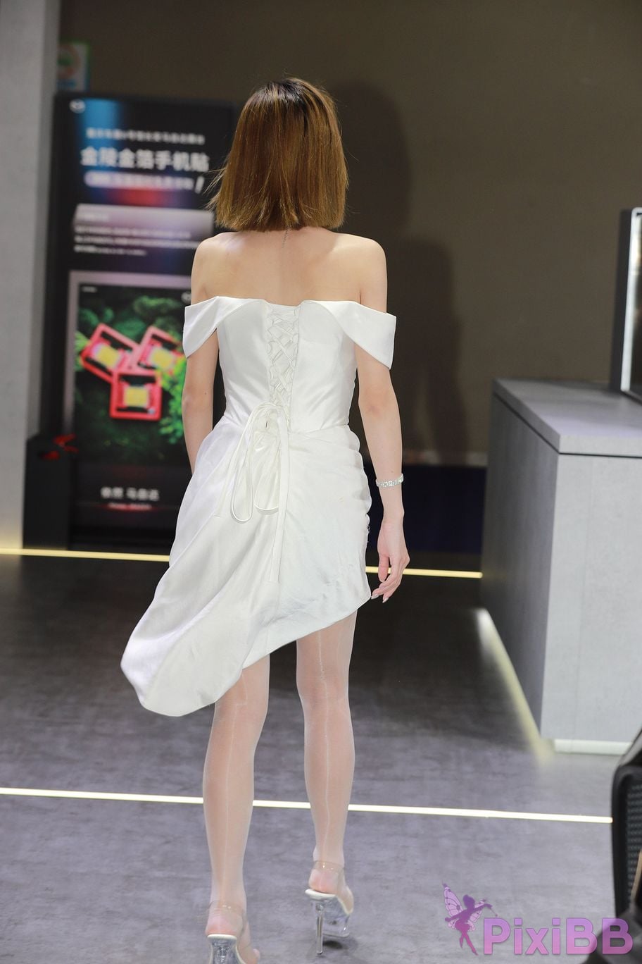Featured Street Photography Works No.5789 Oil silk white skirt Yiyi sauce PixiBB.COM 178