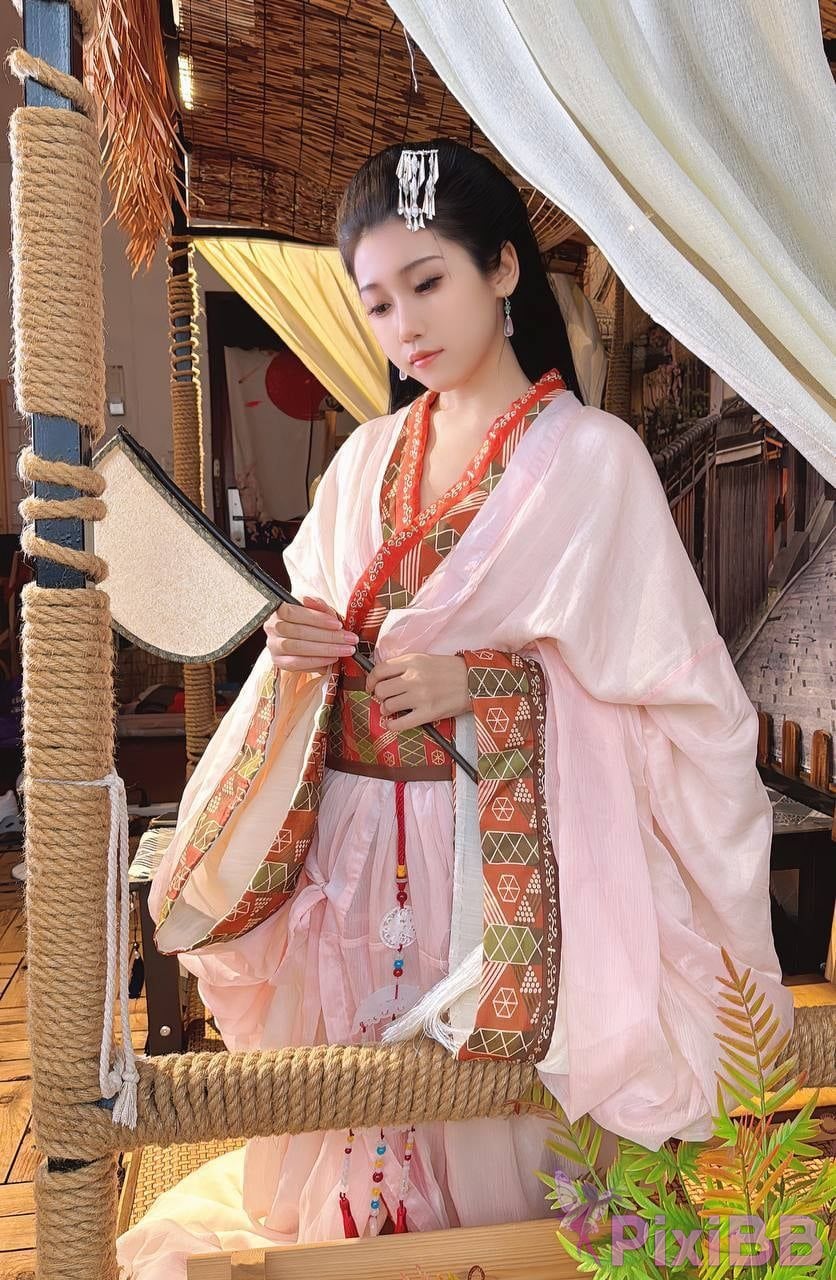 OtherXXX dumb cat m B Standing Silk Feet Royal Sister Goddess Contrast the ancient style of Hanfu coser Captains Benefits PixiBB.COM 081