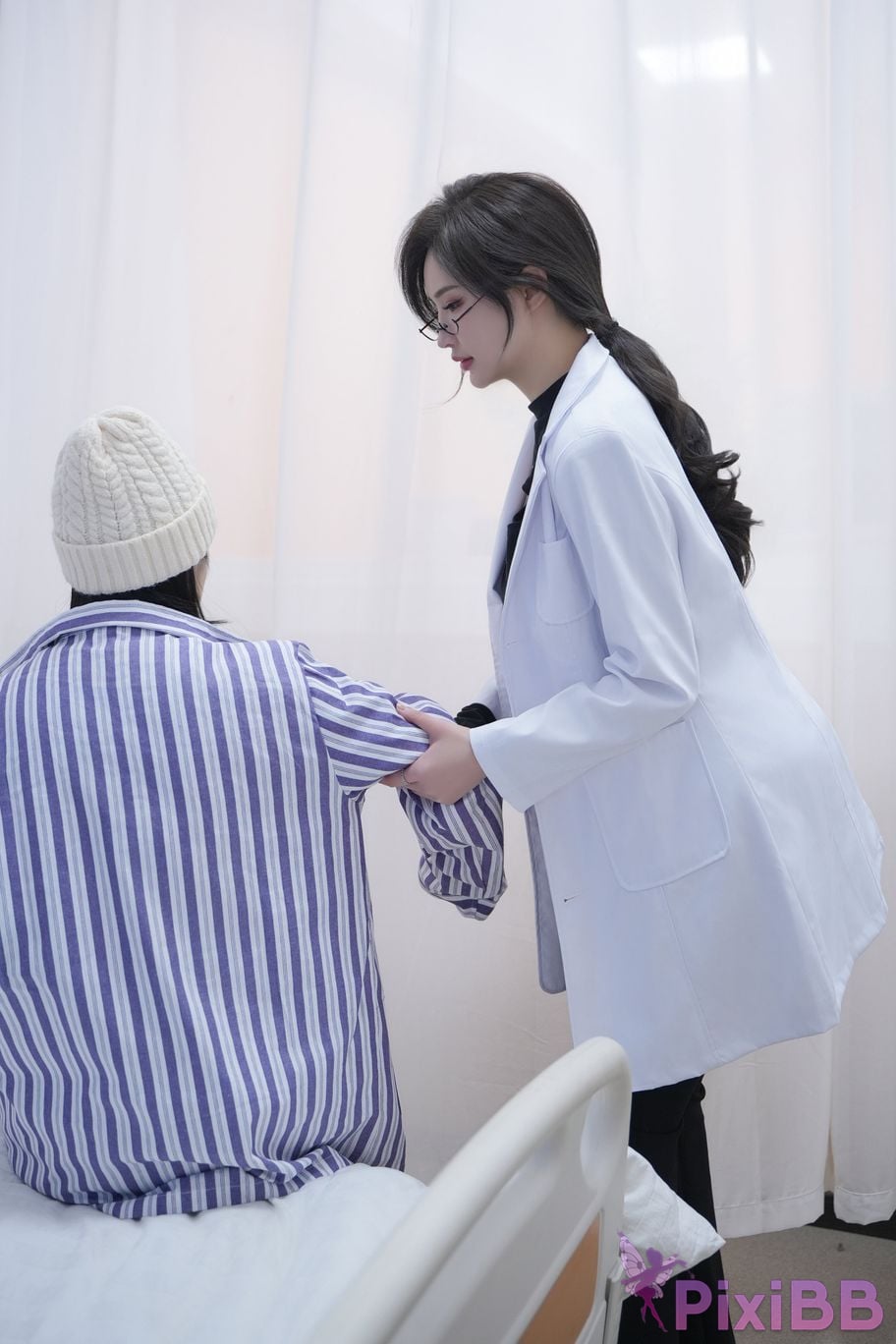 No watermark for in app purchases Zhou Yan Xi Yanxi XIUREN model Young attending doctor PixiBB.COM 015