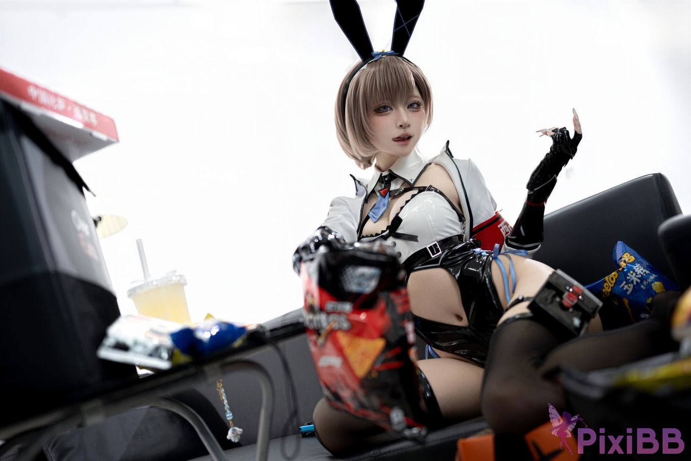 Cosplayer Zhiyue Etsu ko Takeaway Rabbit PixiBB.COM 009