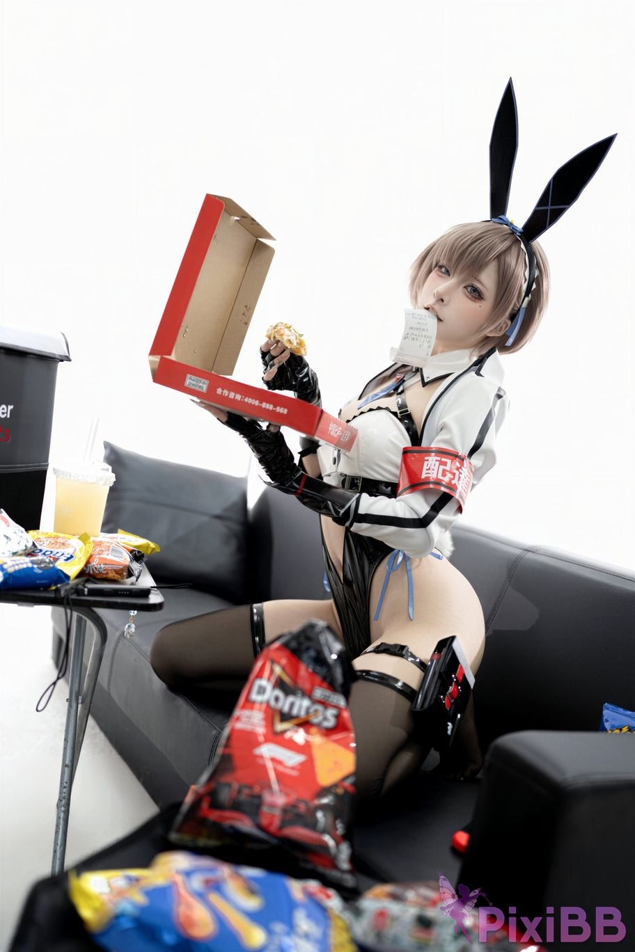 Cosplayer Zhiyue Etsu ko Takeaway Rabbit PixiBB.COM 013