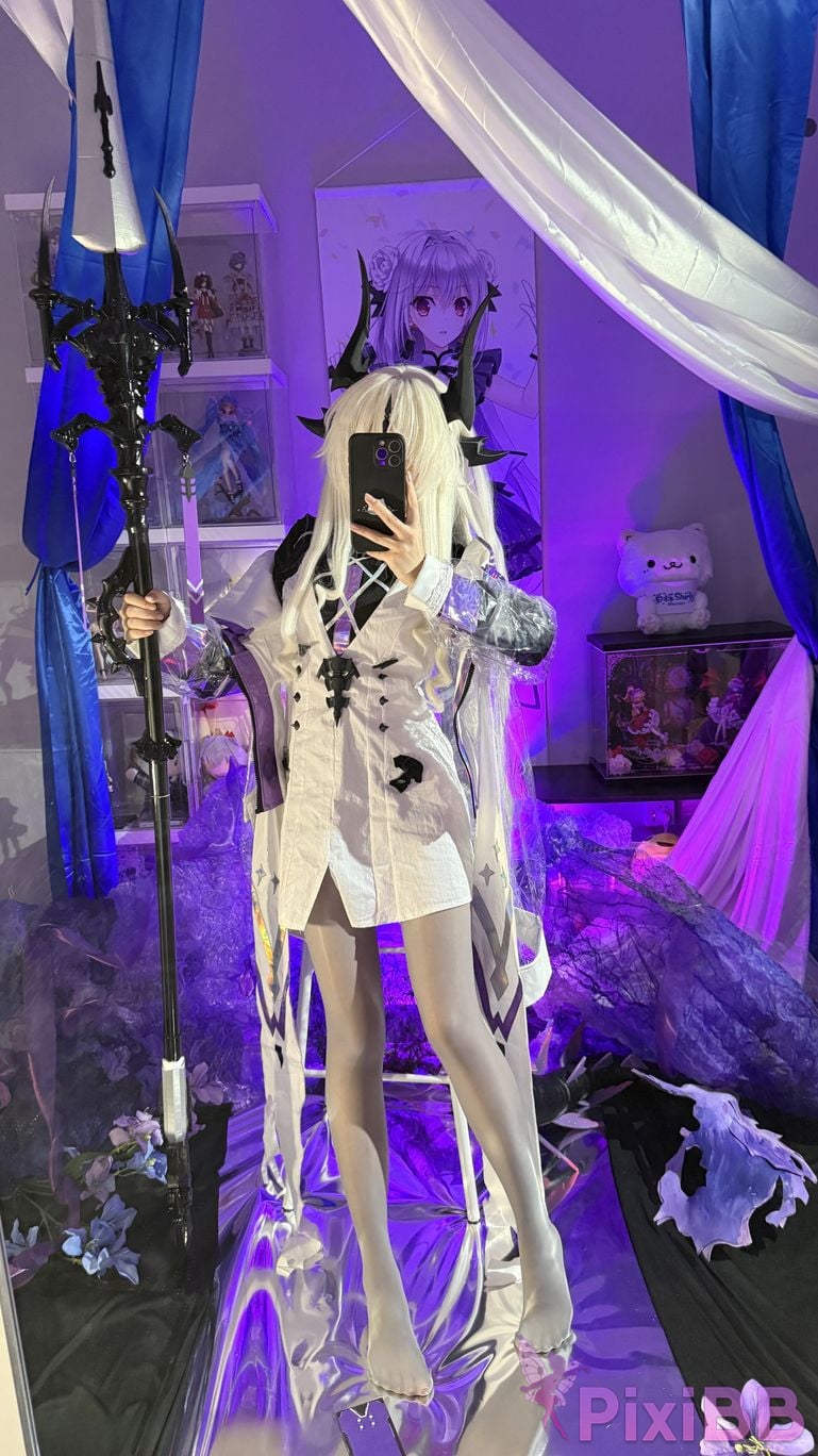 Cosplayer white oak Shirly Arknights death glow Abrana PixiBB.COM 012