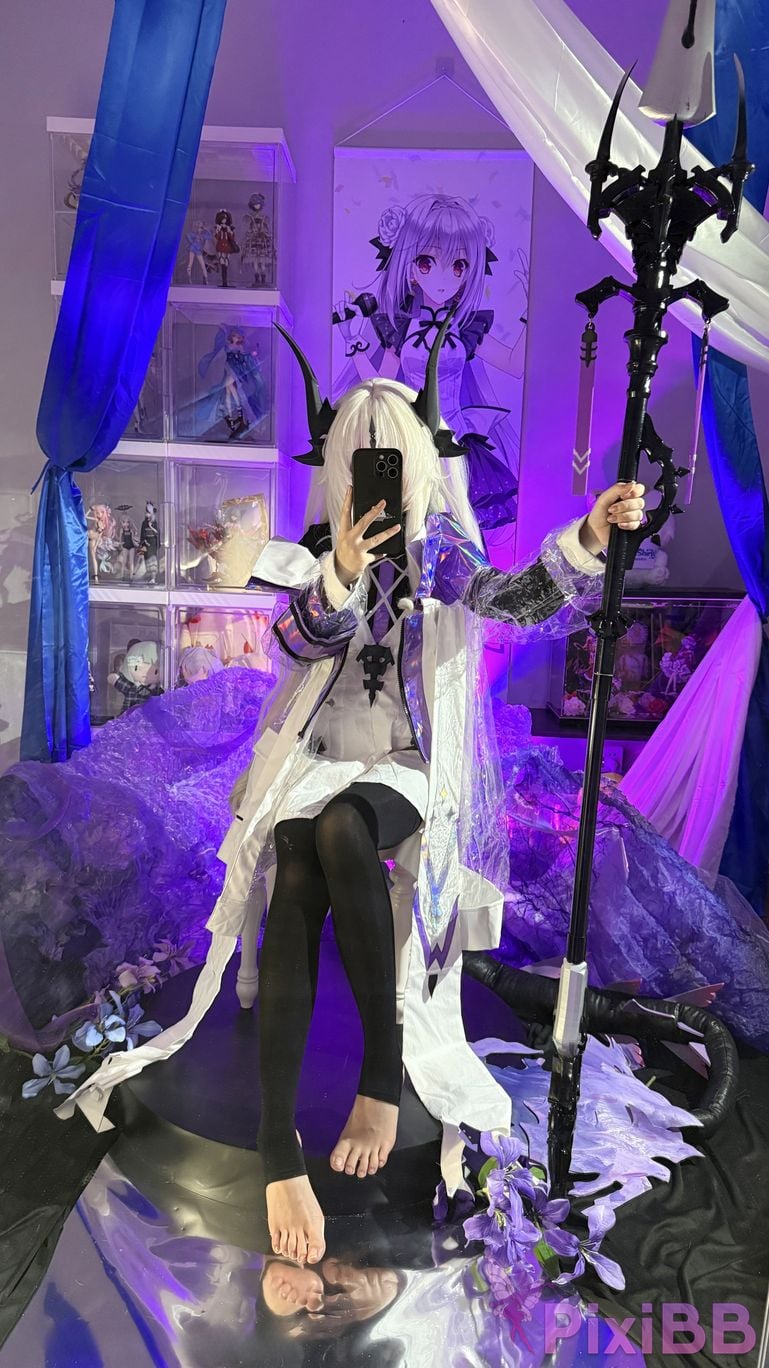 Cosplayer white oak Shirly Arknights death glow Abrana PixiBB.COM 022