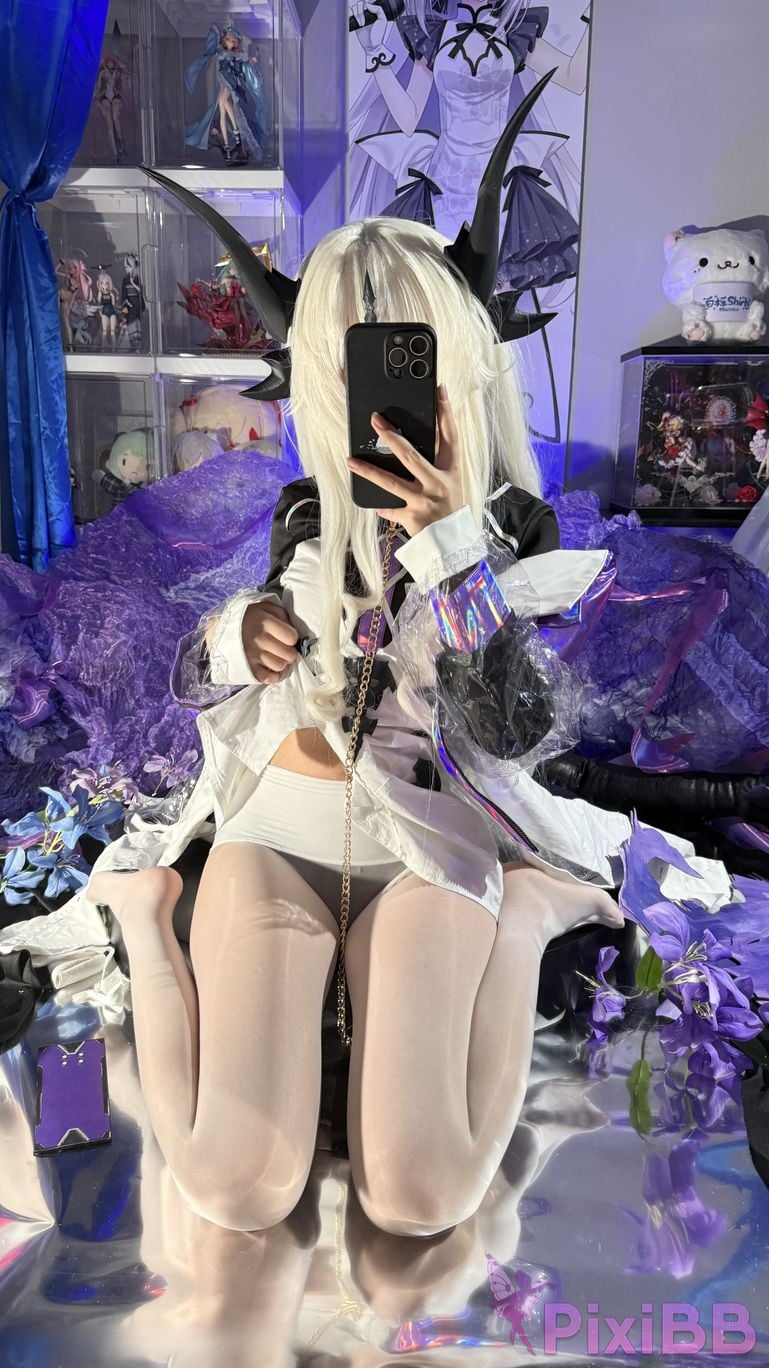Cosplayer white oak Shirly Arknights death glow Abrana PixiBB.COM 033