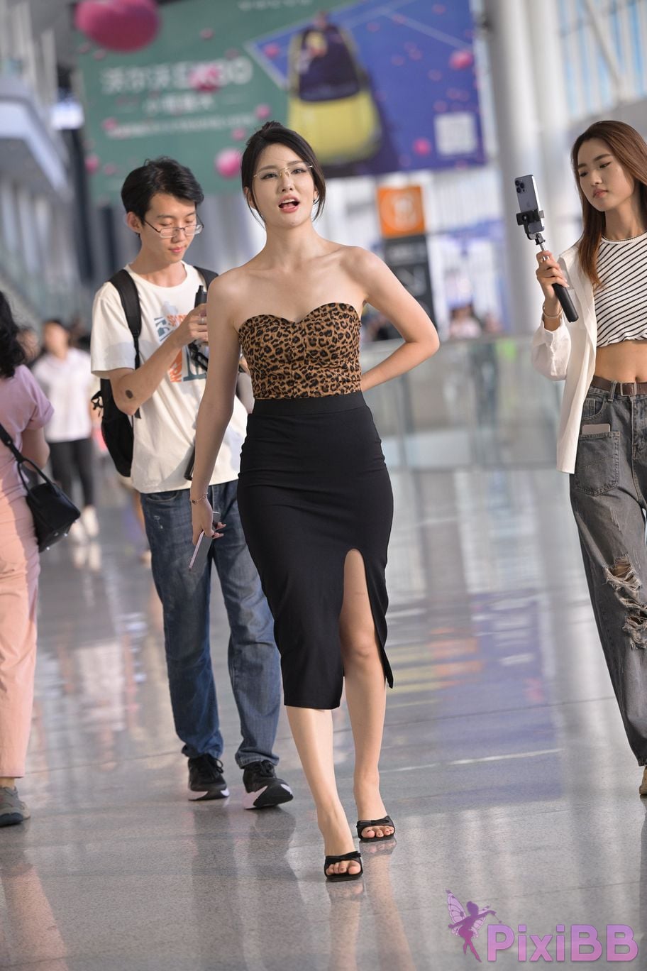Featured Street Photography Works No.5800 Leopard print beautiful legs queen PixiBB.COM 030