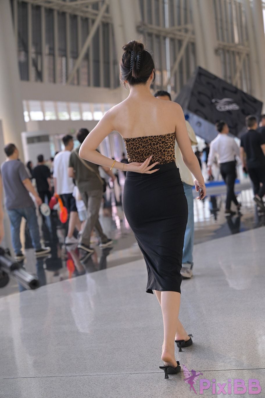 Featured Street Photography Works No.5800 Leopard print beautiful legs queen PixiBB.COM 102