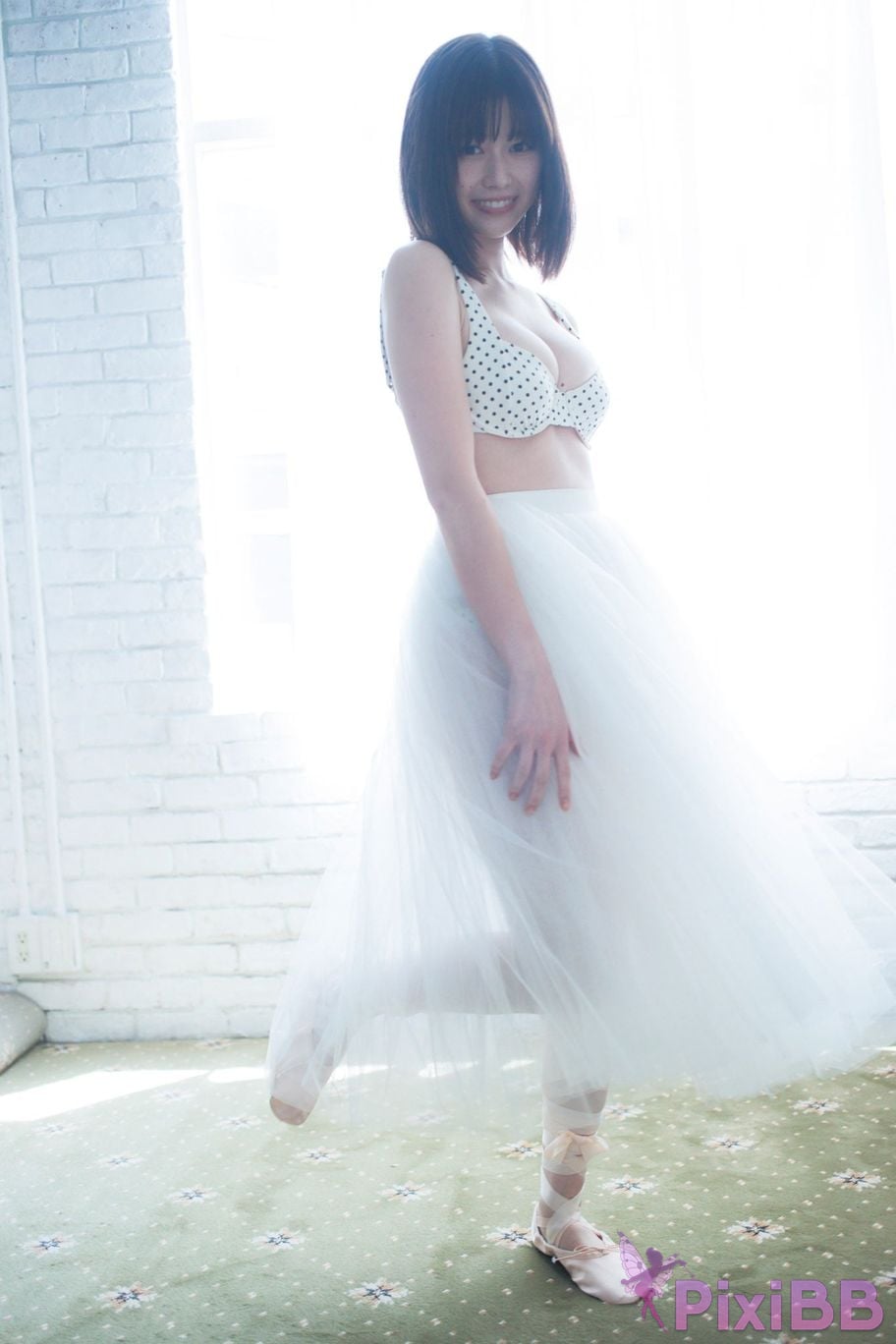 Japanese Idol Yuzuha Saeki A facial expression that arouses delusion SPA digital photo book PixiBB.COM 017