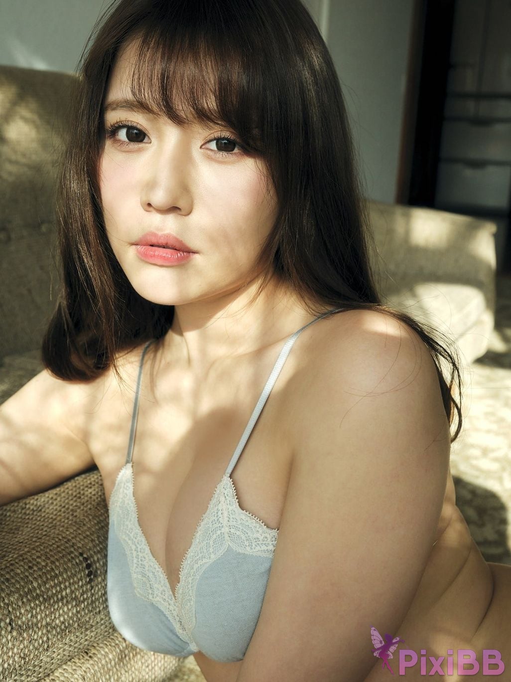 Japanese Idol Yuka Kohinata sabra net e Book COVER DX Flowers blooming in the sun PixiBB.COM 022