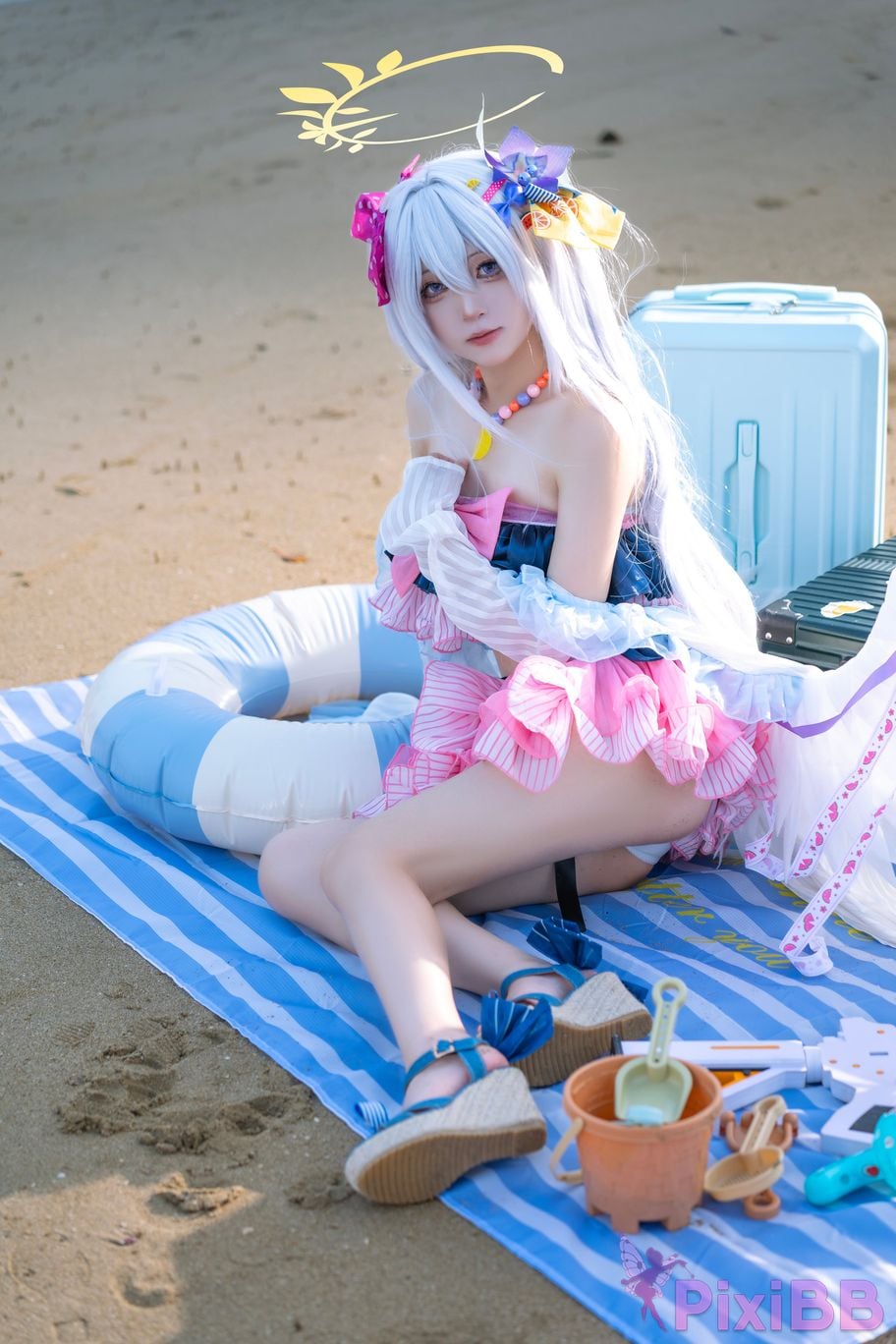 Cosplayer vector fish Blue Archive Azusa Shirasu swimsuit PixiBB.COM 004
