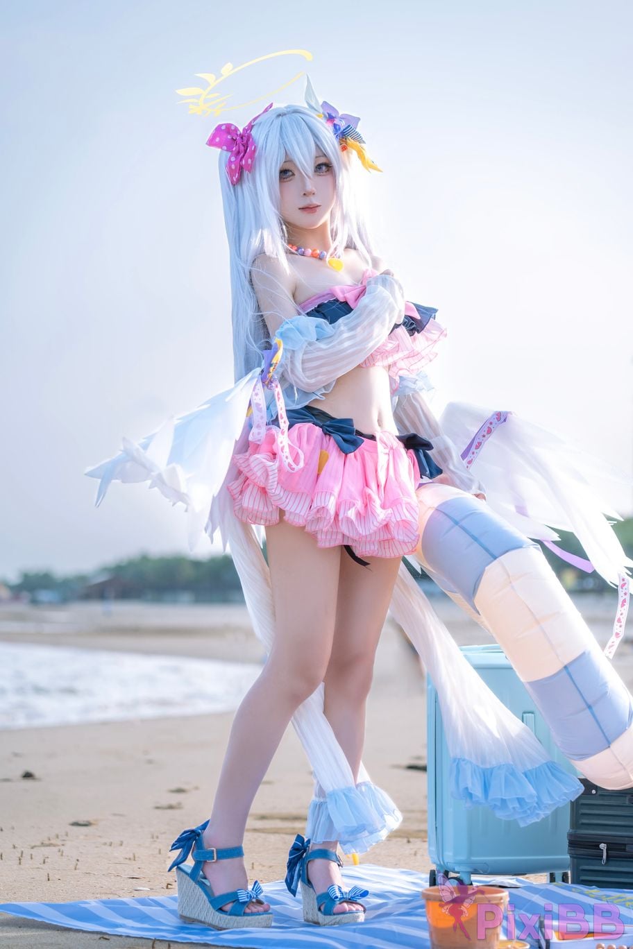 Cosplayer vector fish Blue Archive Azusa Shirasu swimsuit PixiBB.COM 012