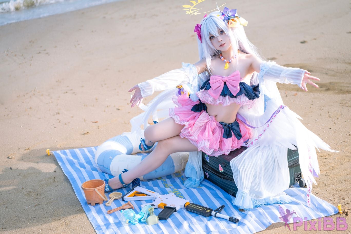 Cosplayer vector fish Blue Archive Azusa Shirasu swimsuit PixiBB.COM 025