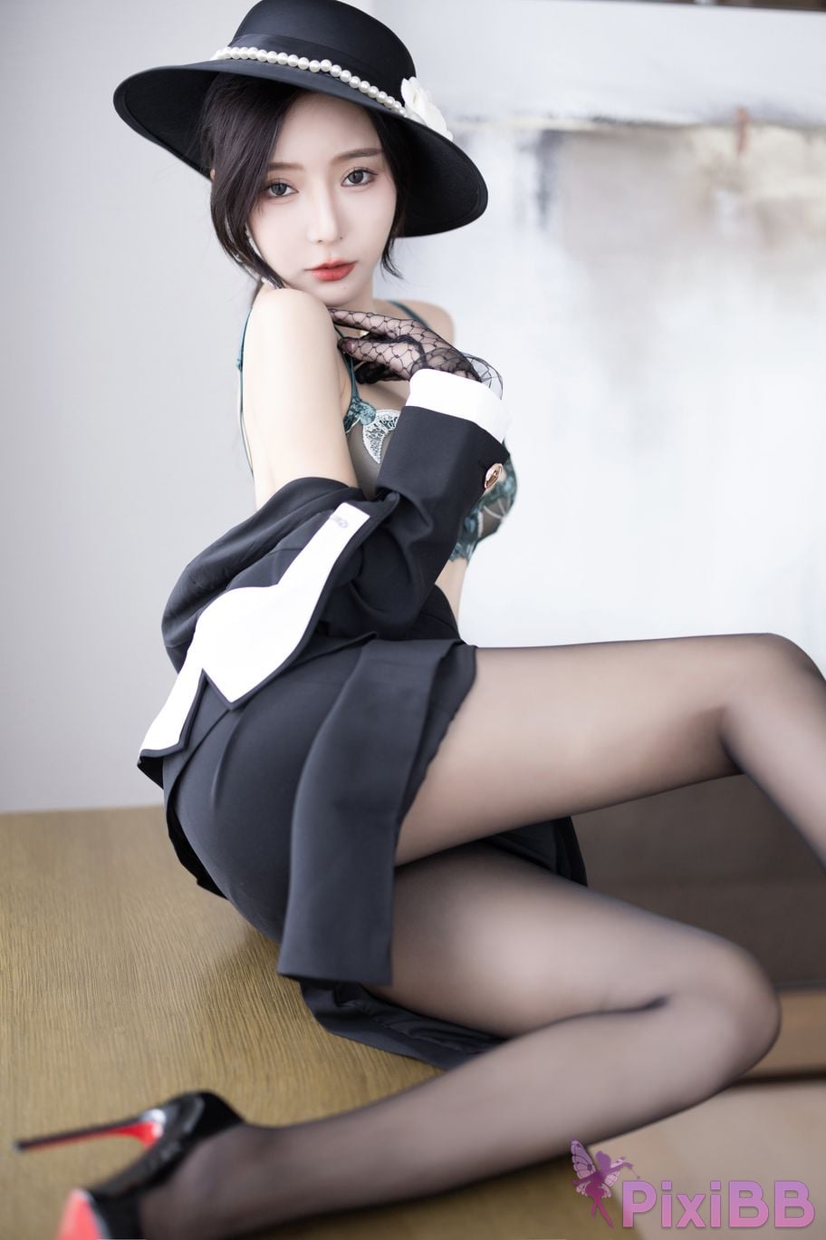 No watermark for in app purchases Wang Xinyao Yanni Black suit retro PixiBB.COM 024
