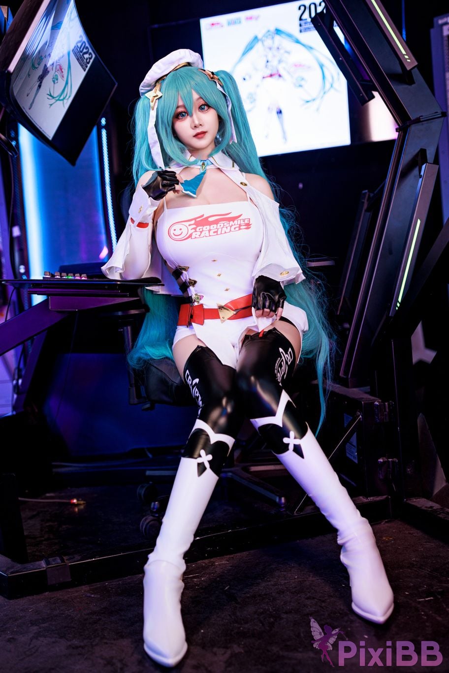 Cosplayer A Xuexue racing MIKU PixiBB.COM 002