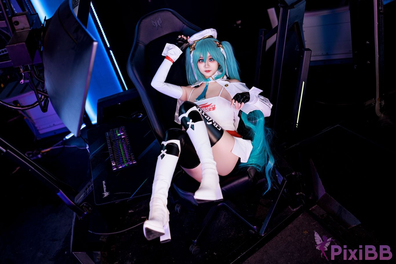 Cosplayer A Xuexue racing MIKU PixiBB.COM 005