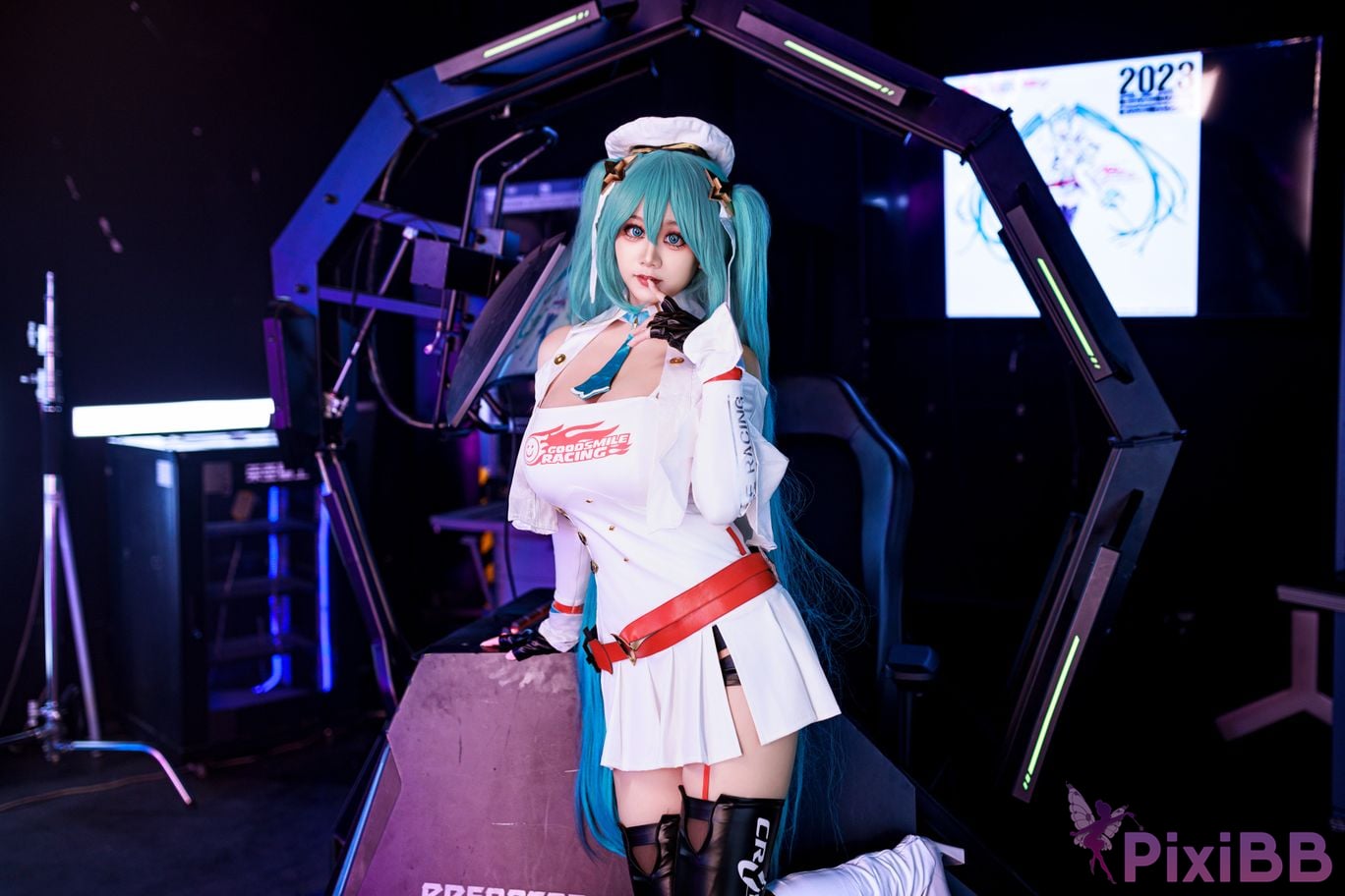 Cosplayer A Xuexue racing MIKU PixiBB.COM 010
