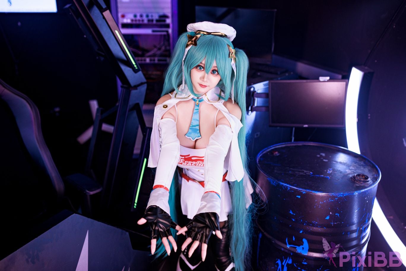 Cosplayer A Xuexue racing MIKU PixiBB.COM 013