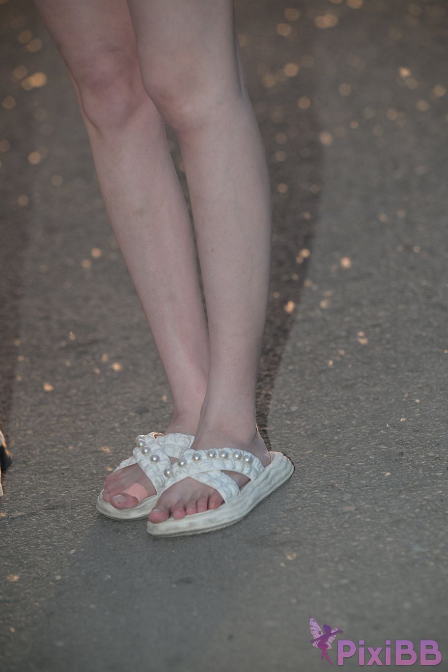 Featured Street Photography Works No.5810 Sweet Sisters Extra Long Legs PixiBB.COM 012