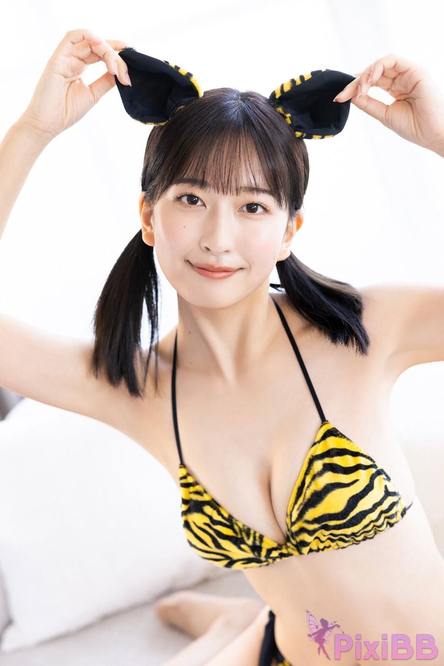 Japanese Idol Rina Saito Misumagas Asoviva Year end and New holidays Chinese zodiac cosplay SP Yanmaga Digital Photo Album PixiBB.COM 016