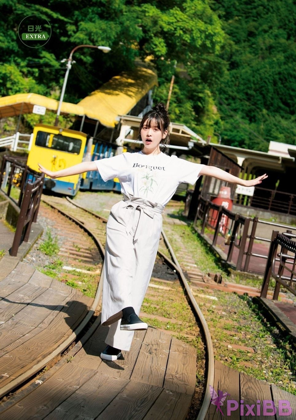 Japanese Idol Sumire Uesaka Kamisaka JAPAN Violet Hearing Record Kadokawa digital photo book PixiBB.COM 213