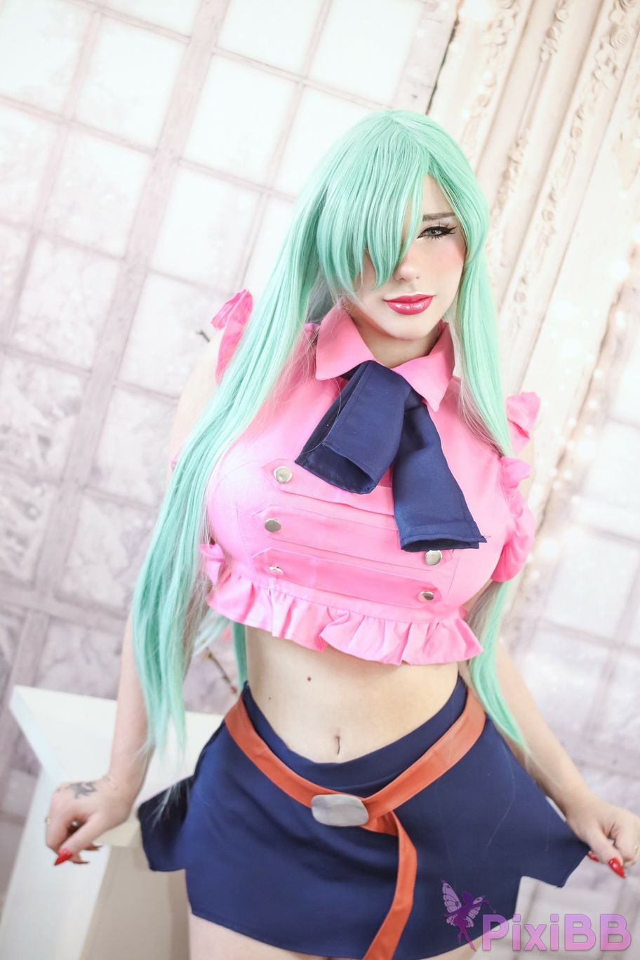 Giu Hellsing Elizabeth Liones PixiBB.COM