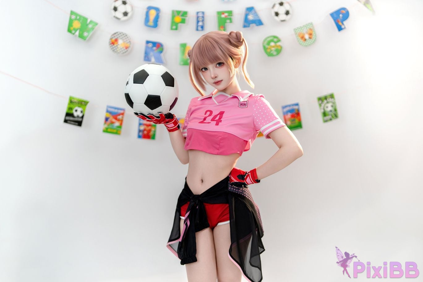 Cosplayer Bangni Bonnie gold medal goalkeeper PixiBB.COM 002