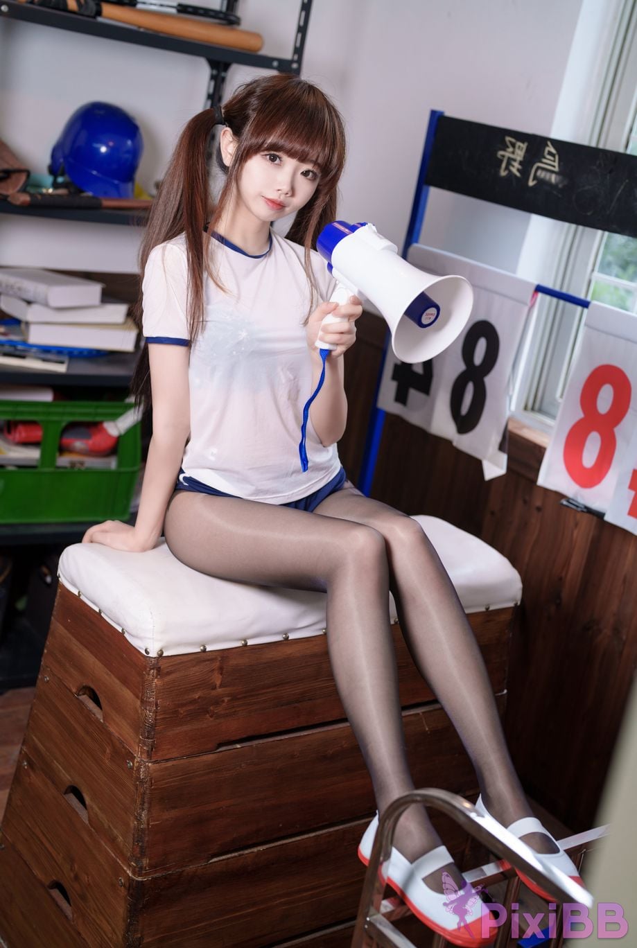 Cosplayer Xue Qi SAMA sports room PixiBB.COM 062