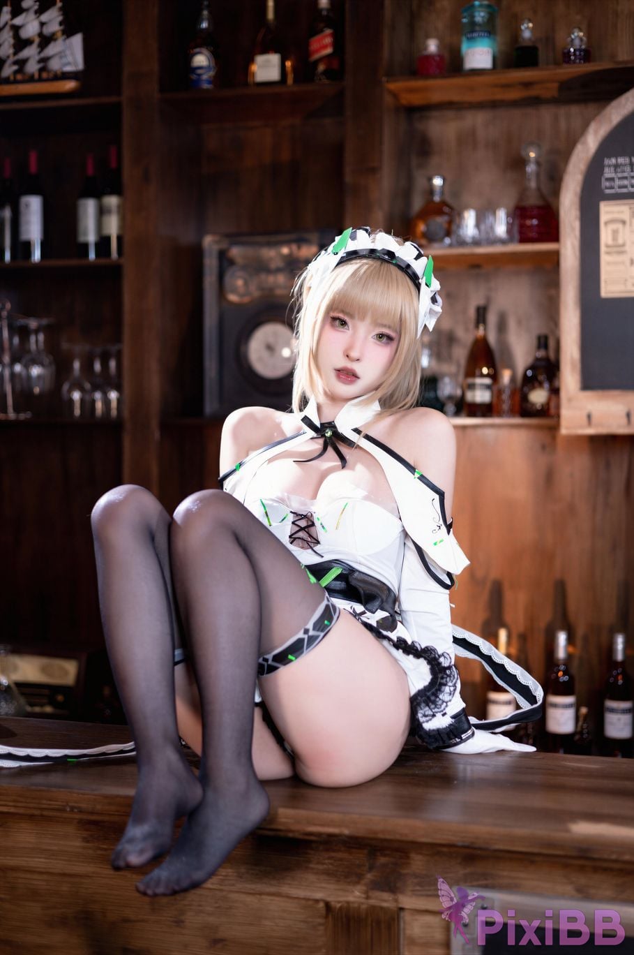 Cosplayer Yuno Shimizu Staggered fronts Bultgen Champagne PixiBB.COM 014