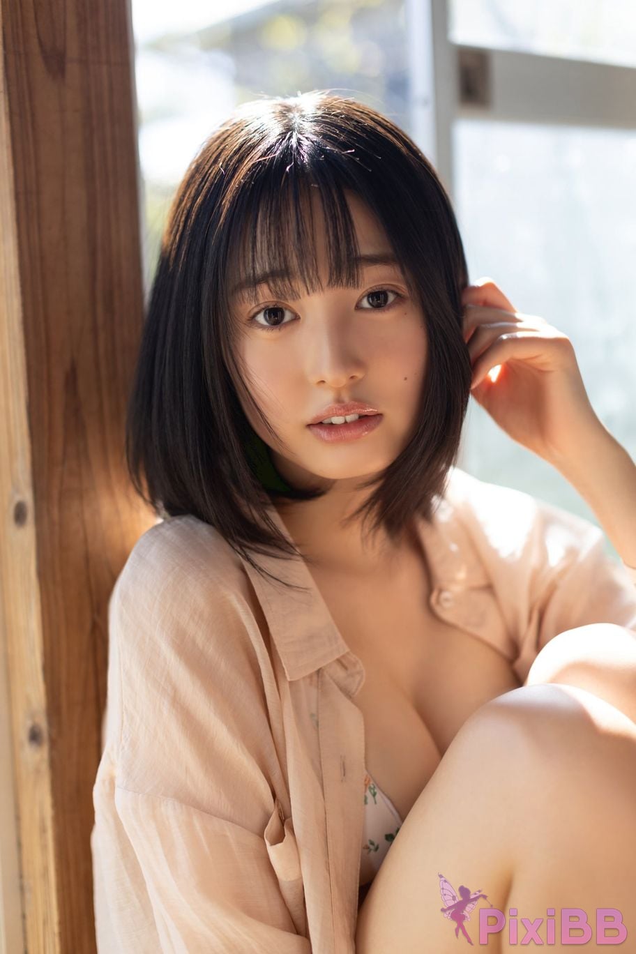 Japanese Idol Miu Shirahama Beautiful Rabbit FRIDAY Digital Photo Album Gyutude vol.2 A 100 page luxurious edition with bit of serenity PixiBB.COM 010