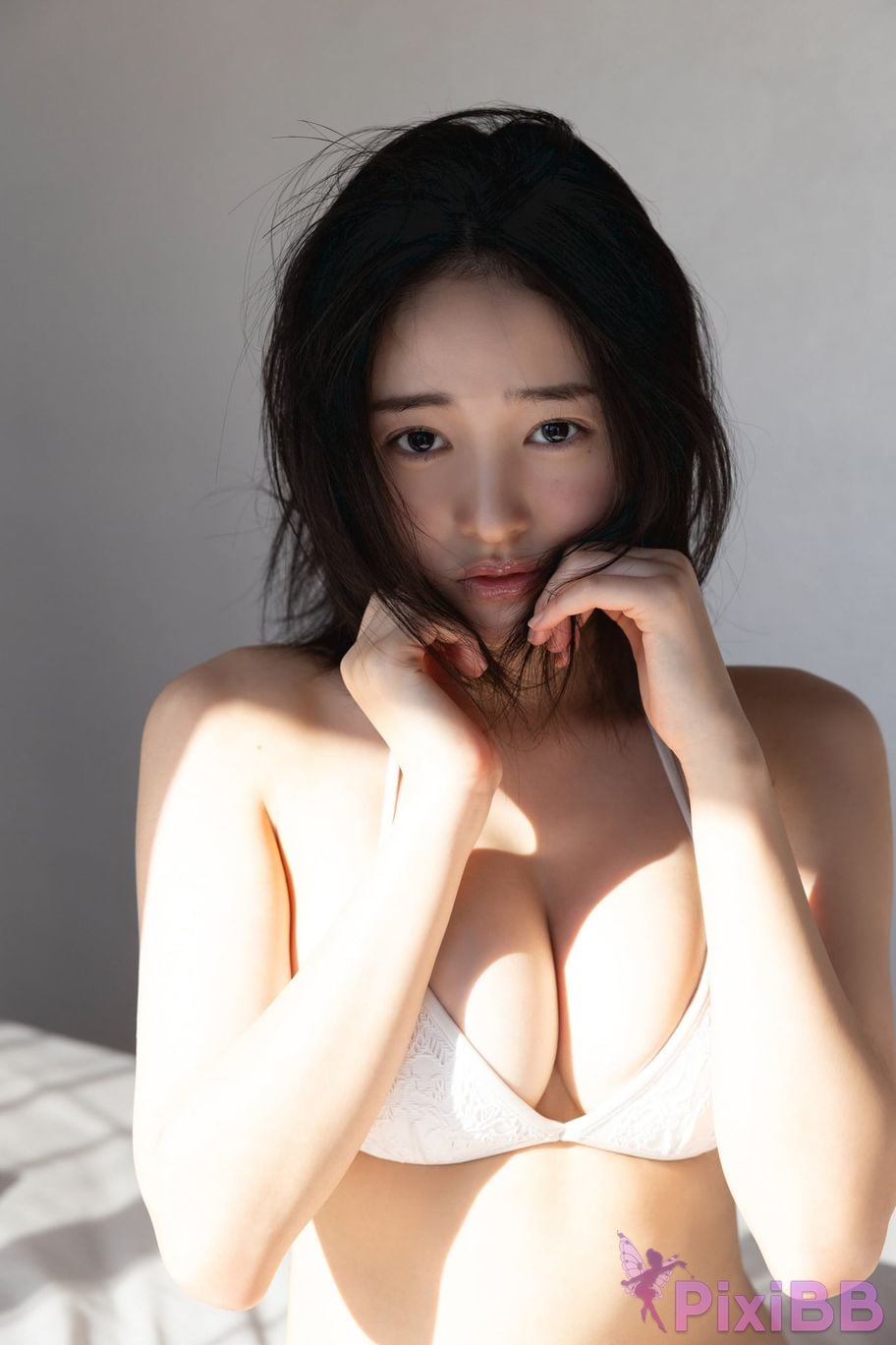 Japanese Idol Miu Shirahama Beautiful Rabbit FRIDAY Digital Photo Album Gyutude vol.2 A 100 page luxurious edition with bit of serenity PixiBB.COM 019
