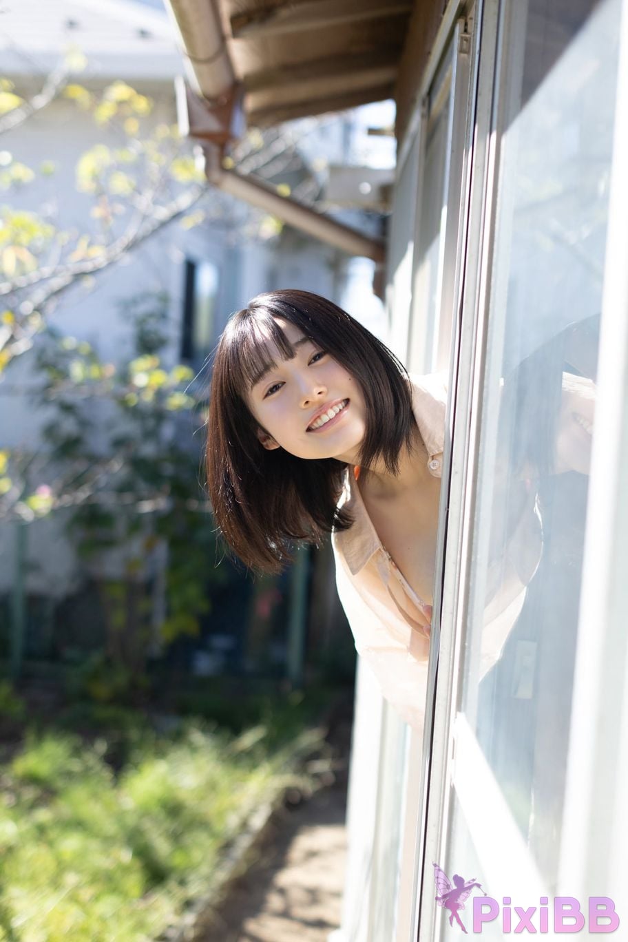 Japanese Idol Miu Shirahama Beautiful Rabbit FRIDAY Digital Photo Album Gyutude vol.2 A 100 page luxurious edition with bit of serenity PixiBB.COM 029