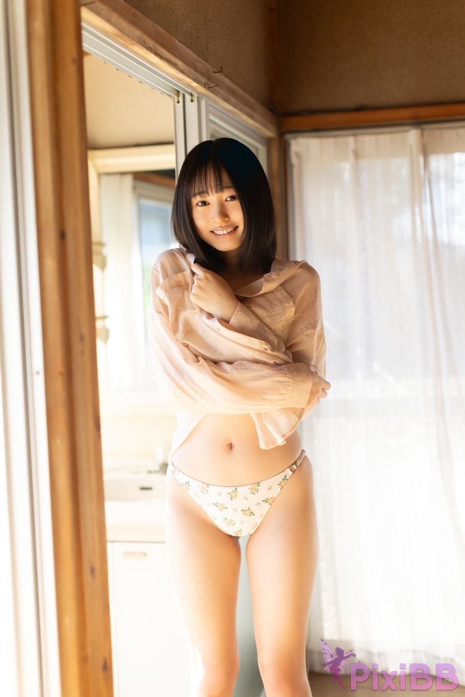 Japanese Idol Miu Shirahama Beautiful Rabbit FRIDAY Digital Photo Album Gyutude vol.2 A 100 page luxurious edition with bit of serenity PixiBB.COM 030