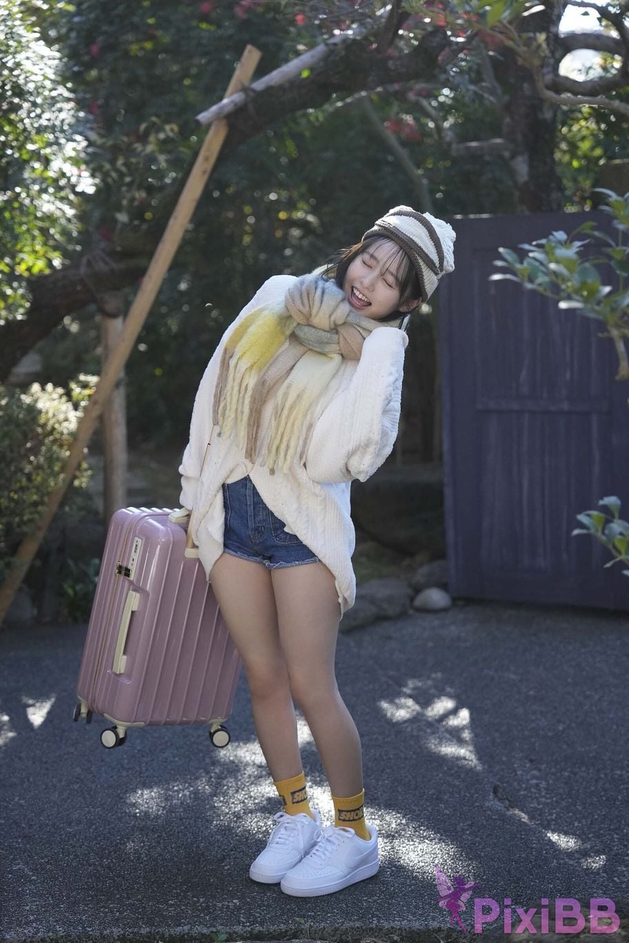 Japanese Idol Miu Shirahama Beautiful Rabbit Digital Photo Album Tasty PixiBB.COM 002