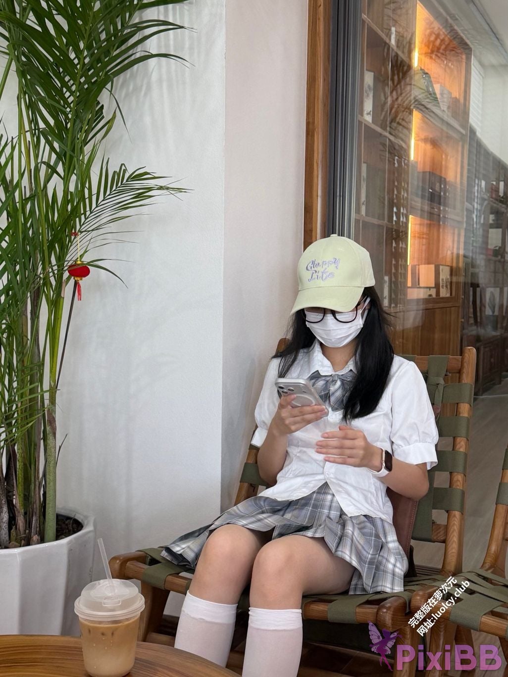 OtherXXX YaoYao Xiaoyao White Tiger Lolita exposed in front of people outdoors welfare subscription PixiBB.COM 002