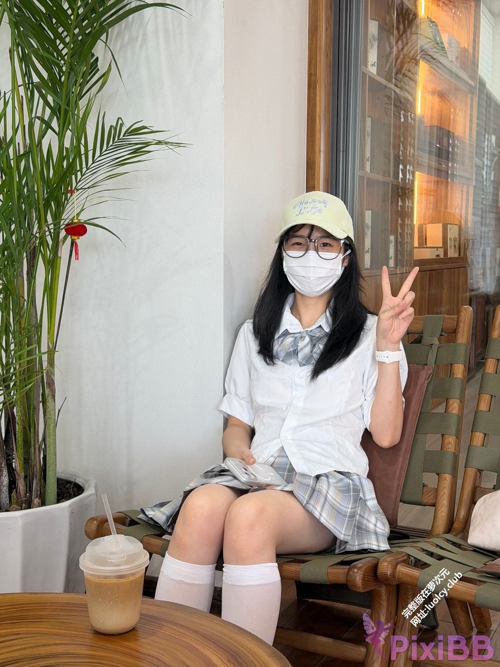 OtherXXX YaoYao Xiaoyao White Tiger Lolita exposed in front of people outdoors welfare subscription PixiBB.COM 013