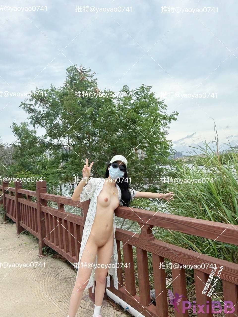 OtherXXX YaoYao Xiaoyao White Tiger Lolita exposed in front of people outdoors welfare subscription PixiBB.COM 020