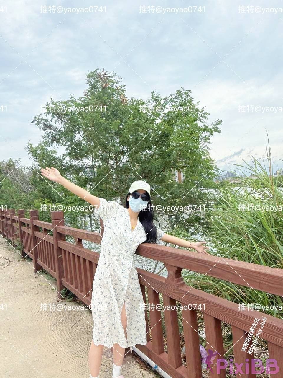 OtherXXX YaoYao Xiaoyao White Tiger Lolita exposed in front of people outdoors welfare subscription PixiBB.COM 031