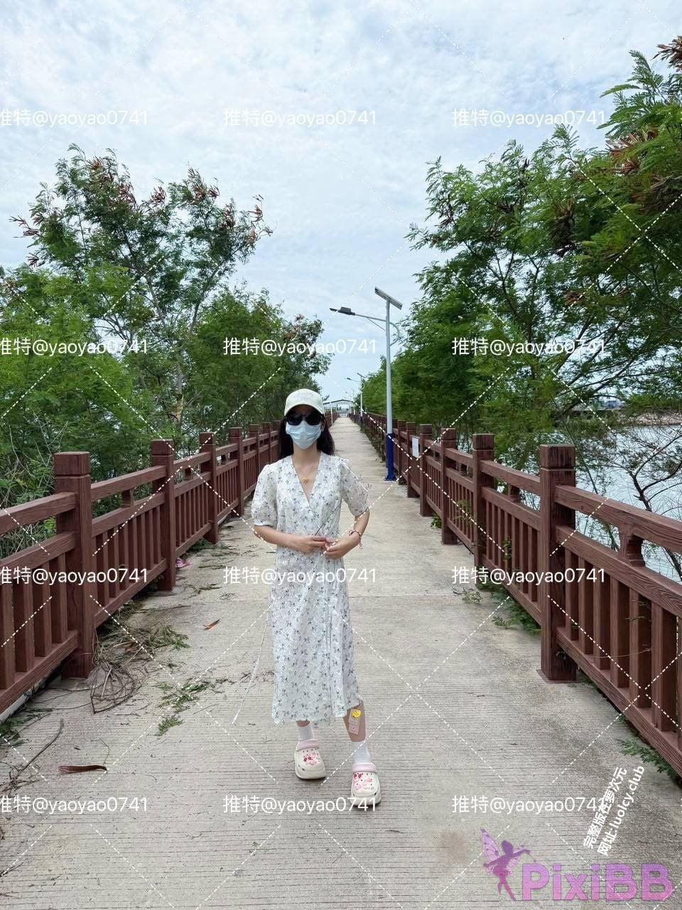 OtherXXX YaoYao Xiaoyao White Tiger Lolita exposed in front of people outdoors welfare subscription PixiBB.COM 036