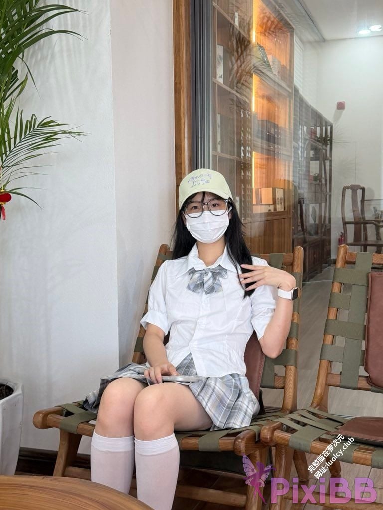 OtherXXX YaoYao Xiaoyao White Tiger Lolita exposed in front of people outdoors welfare subscription PixiBB.COM 042