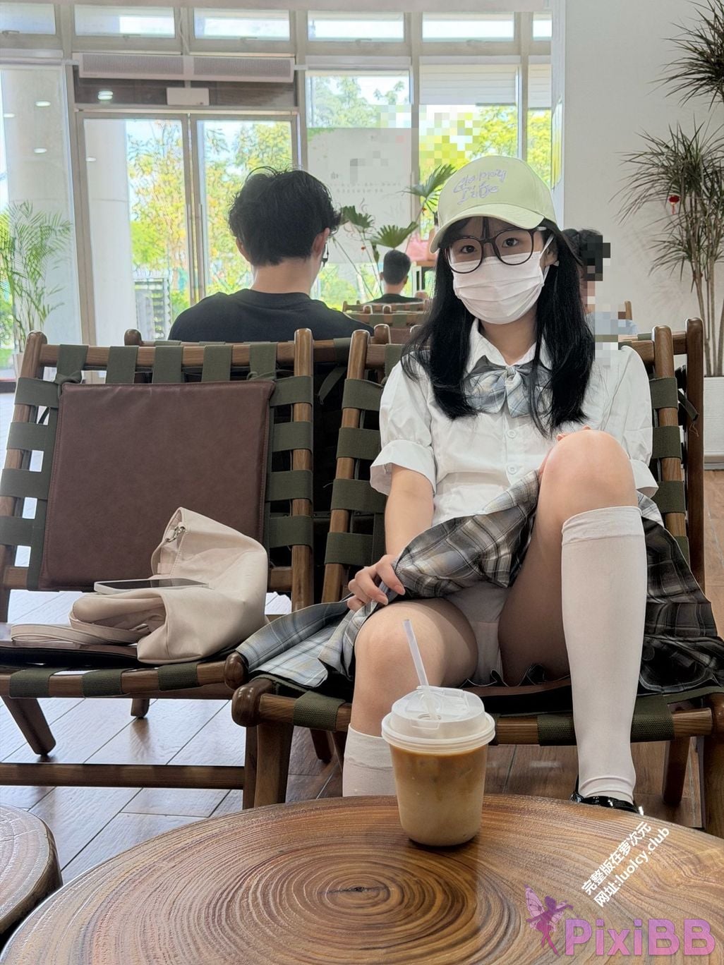 OtherXXX YaoYao Xiaoyao White Tiger Lolita exposed in front of people outdoors welfare subscription PixiBB.COM 125