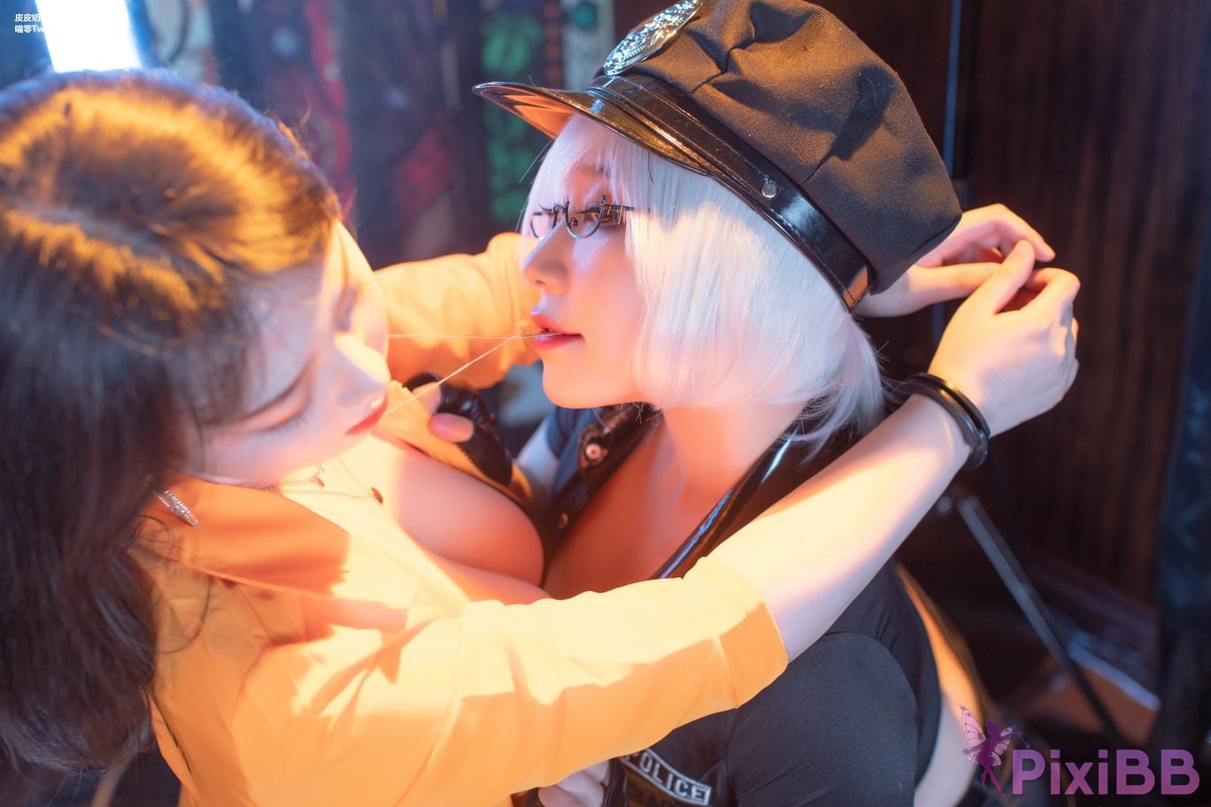 Coser and PixiBB.COM 004